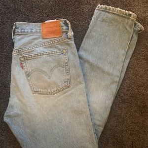 Button fly 501 Levi’s.